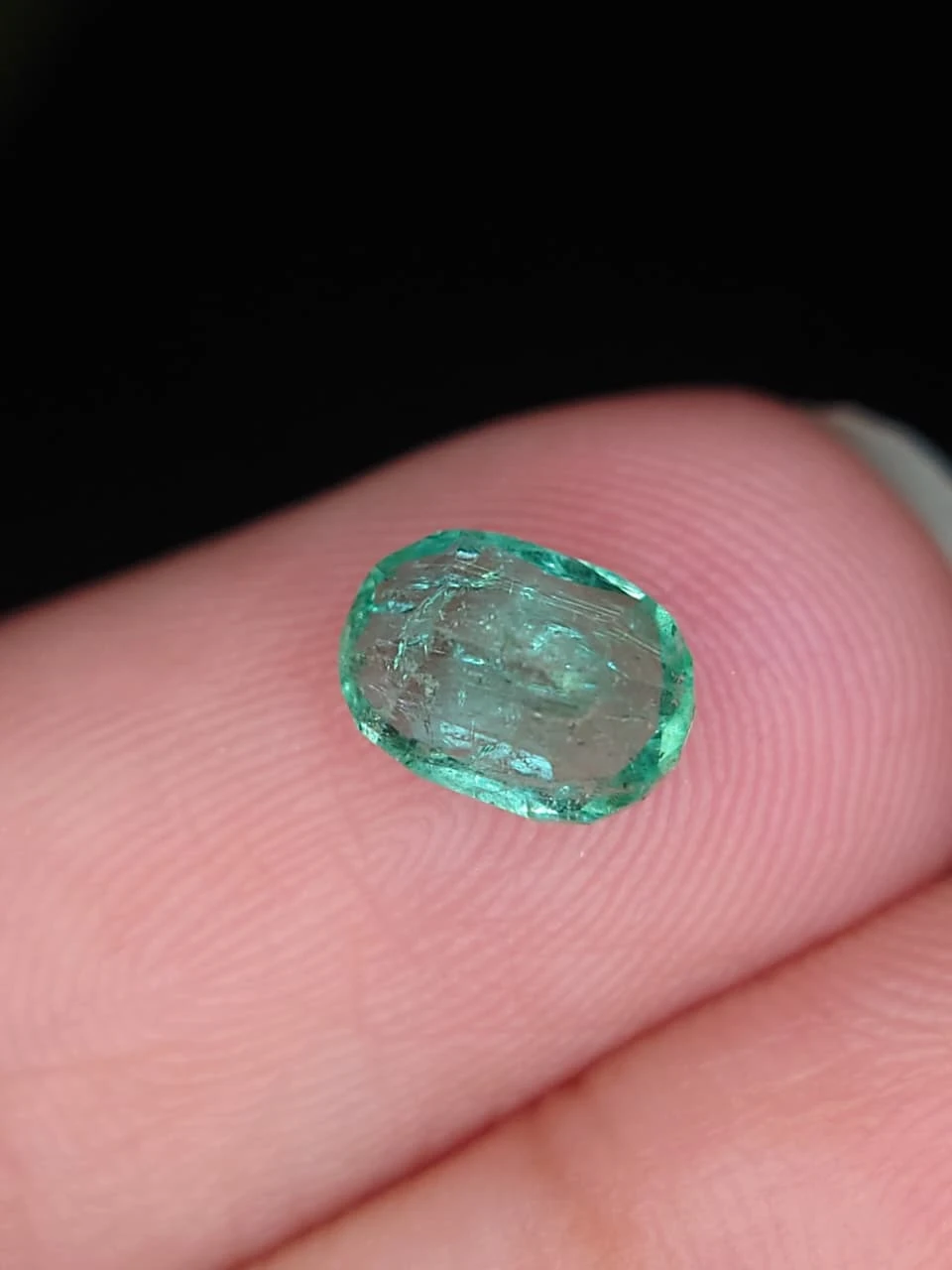 0.8ct Natural Oval Faceted Panjsher Emerald from Afghanistan — view 5